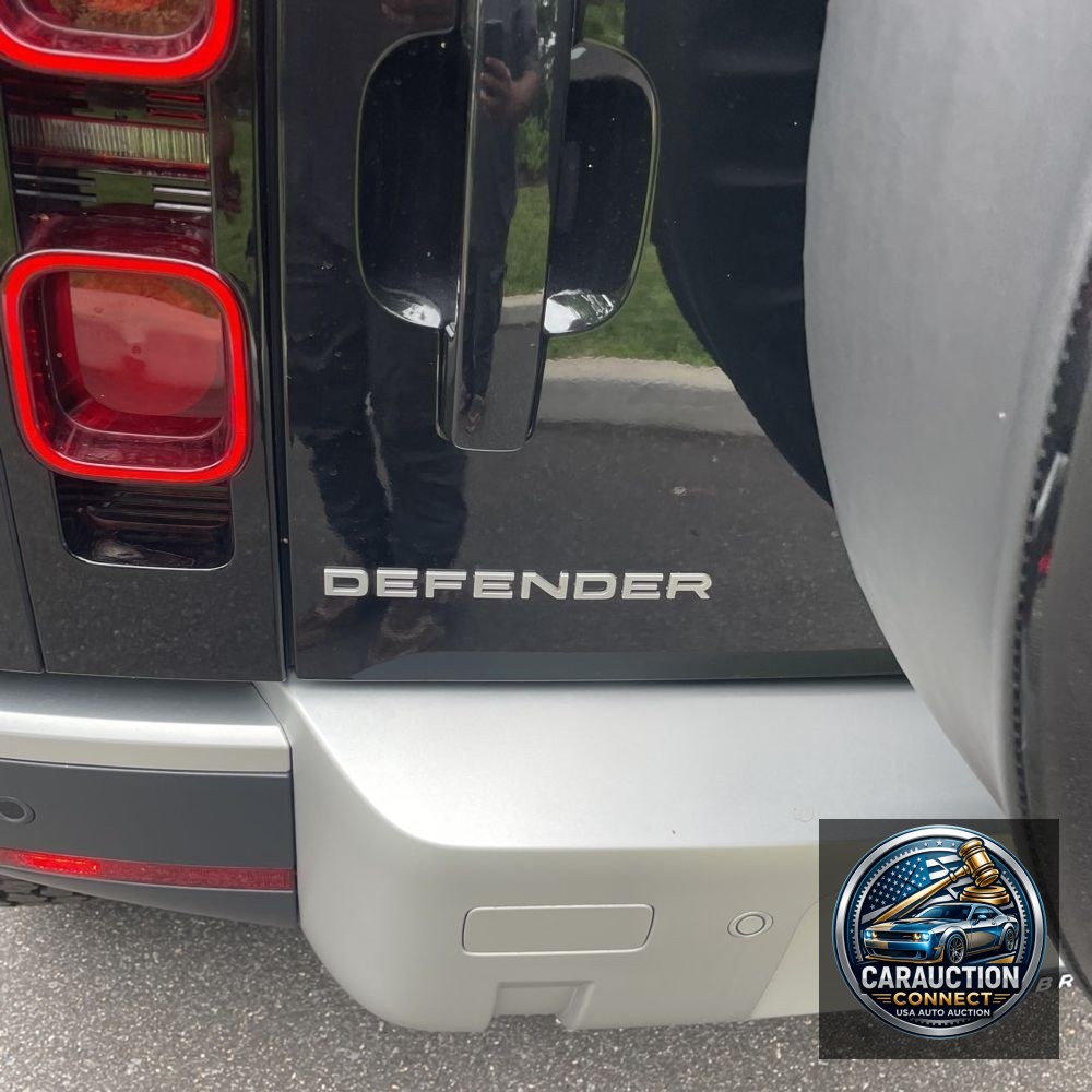 2025 Land Rover Defender 110 P300 S