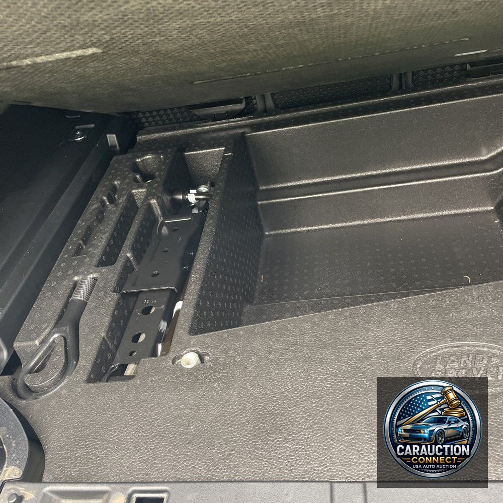 2025 Land Rover Defender 110 P300 S