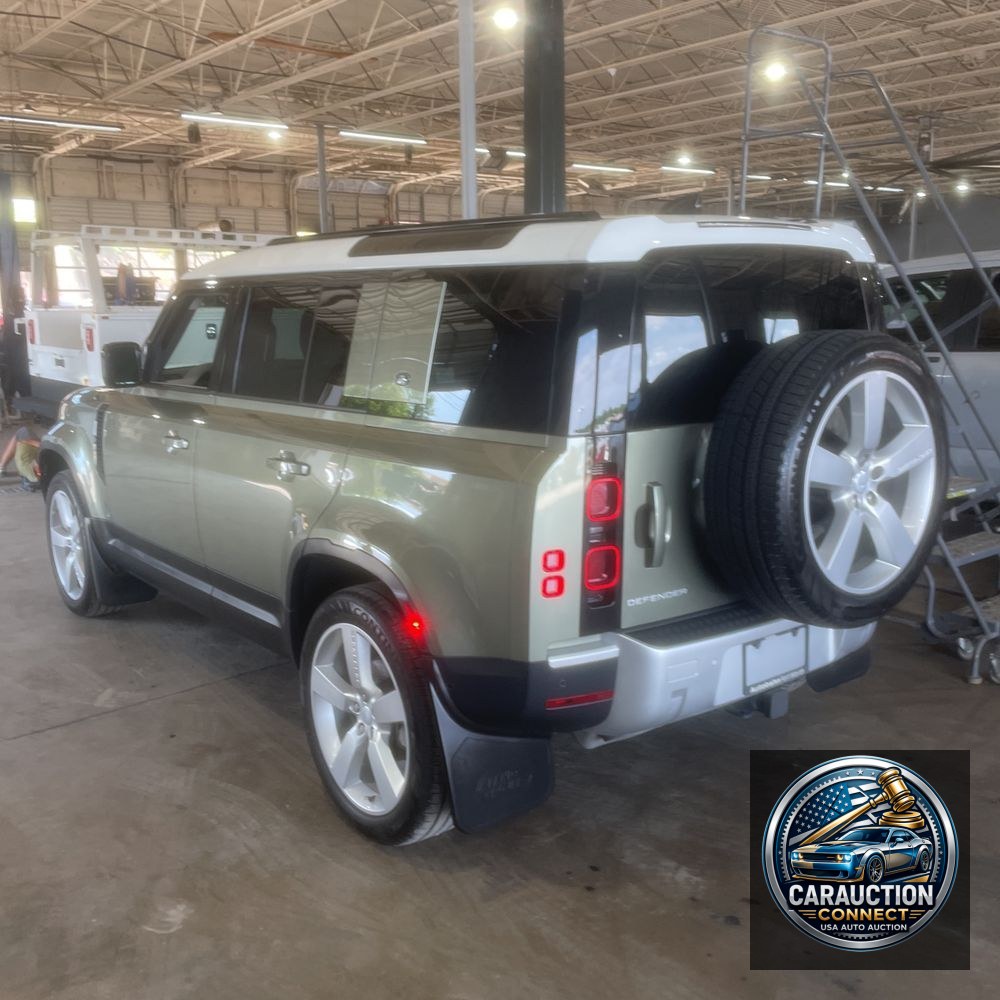 2024 Land Rover Defender 110 P300 S