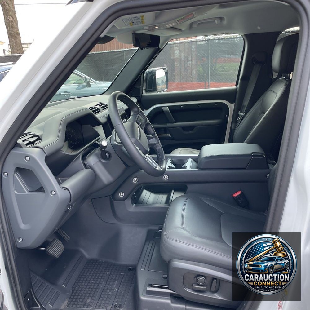 2025 Land Rover Defender 110 P300 S