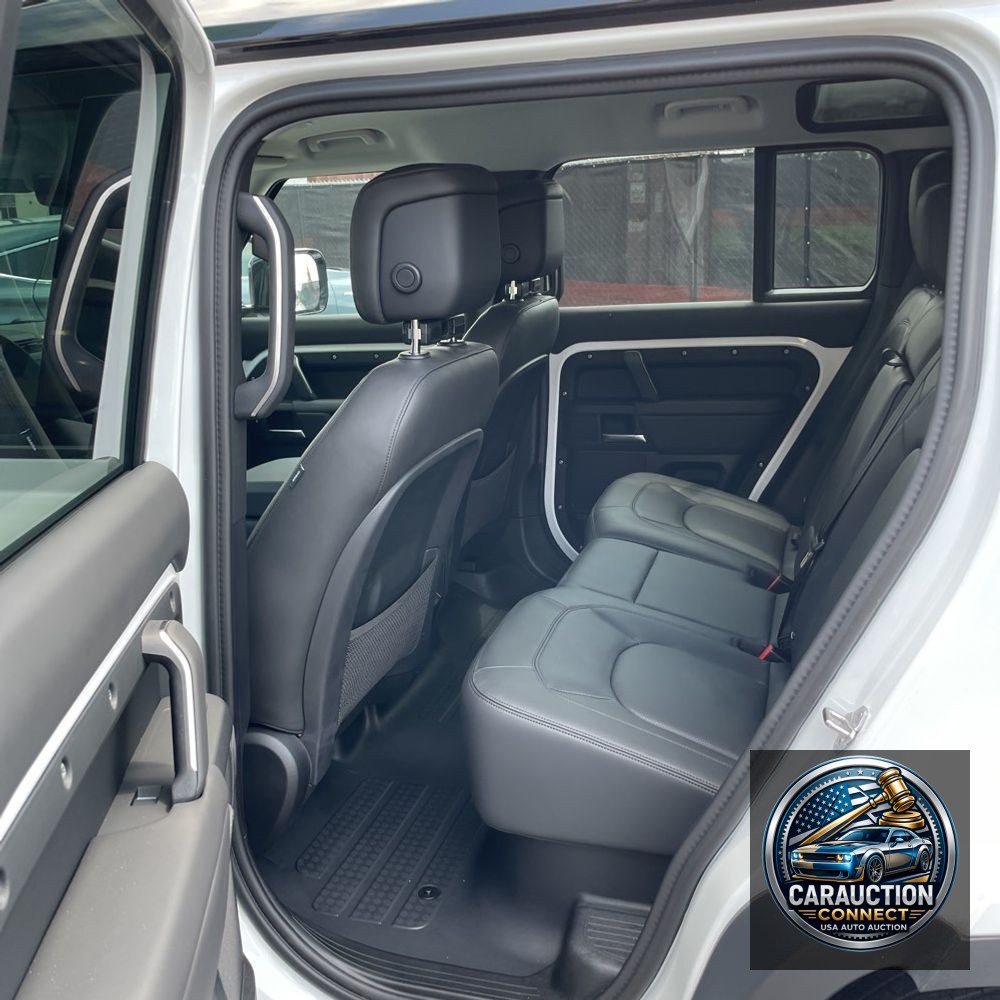 2025 Land Rover Defender 110 P300 S