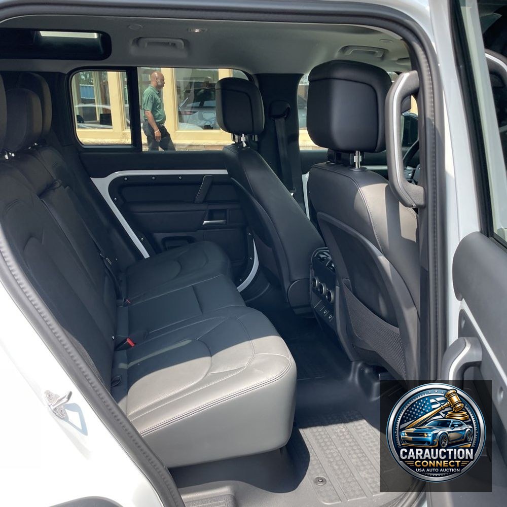 2025 Land Rover Defender 110 P300 S