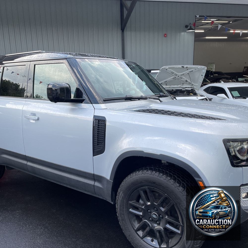 2024 Land Rover Defender 110 P300 S