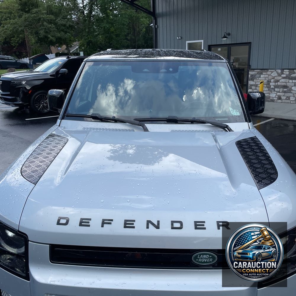 2024 Land Rover Defender 110 P300 S