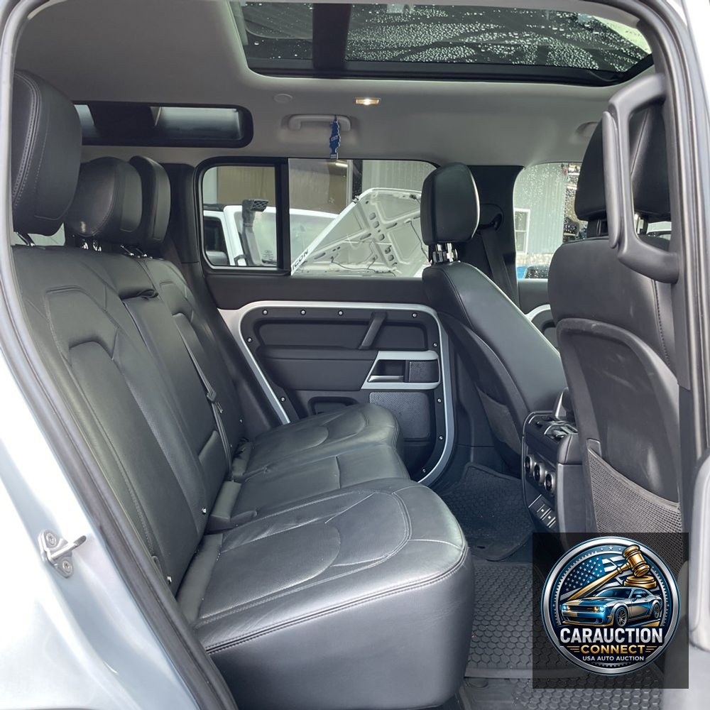 2024 Land Rover Defender 110 P300 S