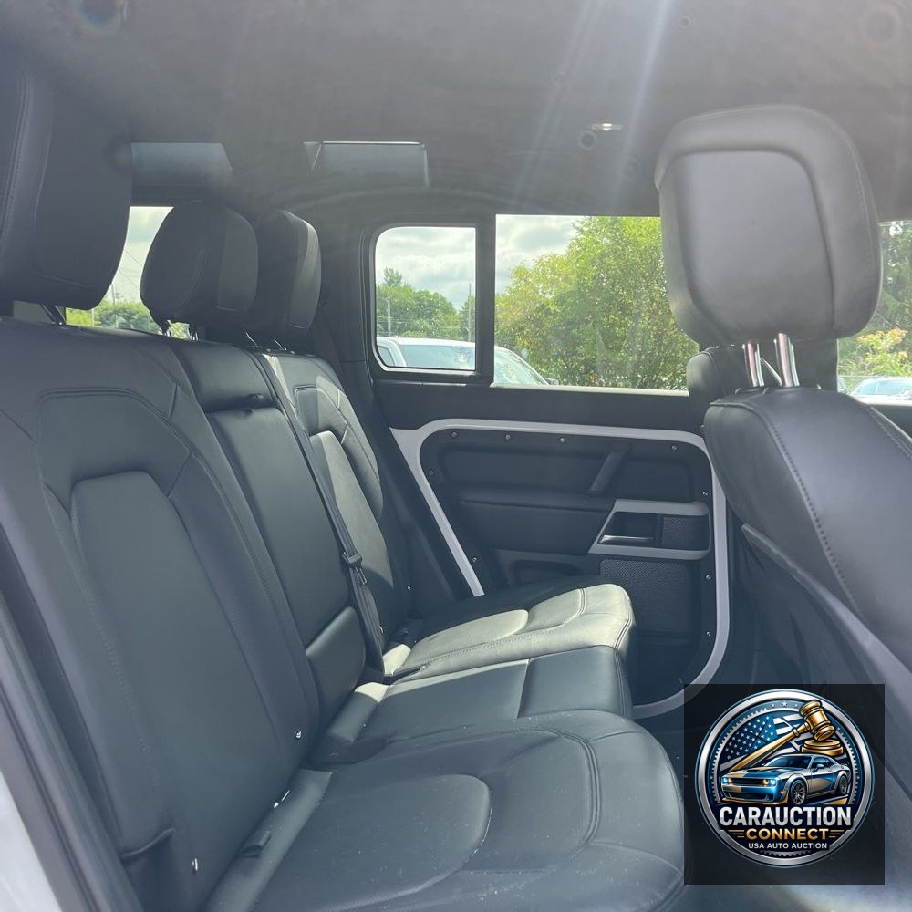 2024 Land Rover Defender 110 P300 S