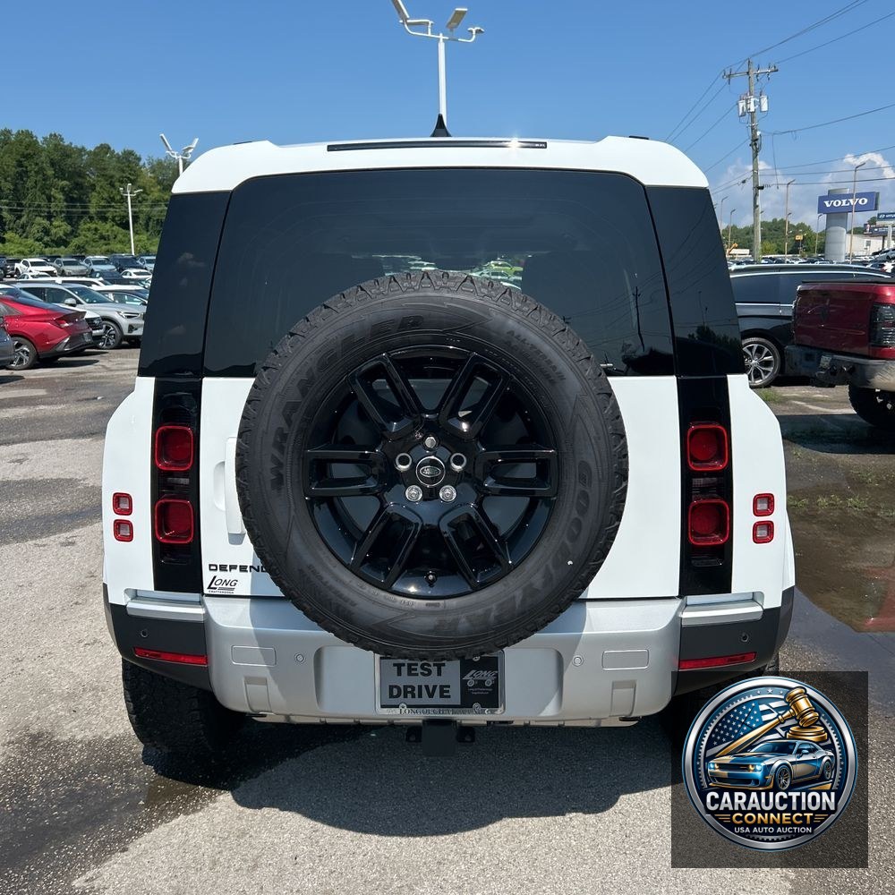 2025 Land Rover Defender 110 P300 S