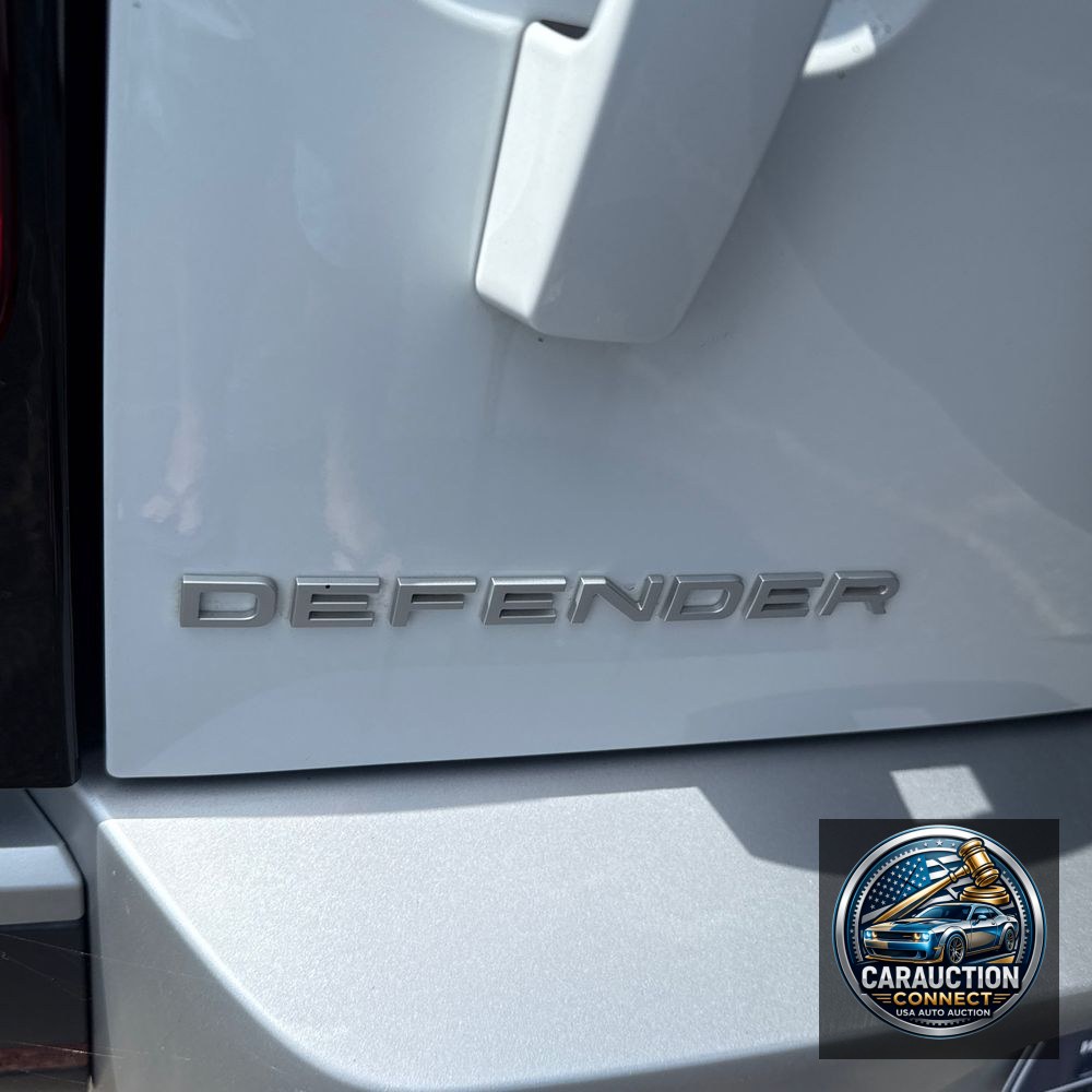 2025 Land Rover Defender 130 S P300