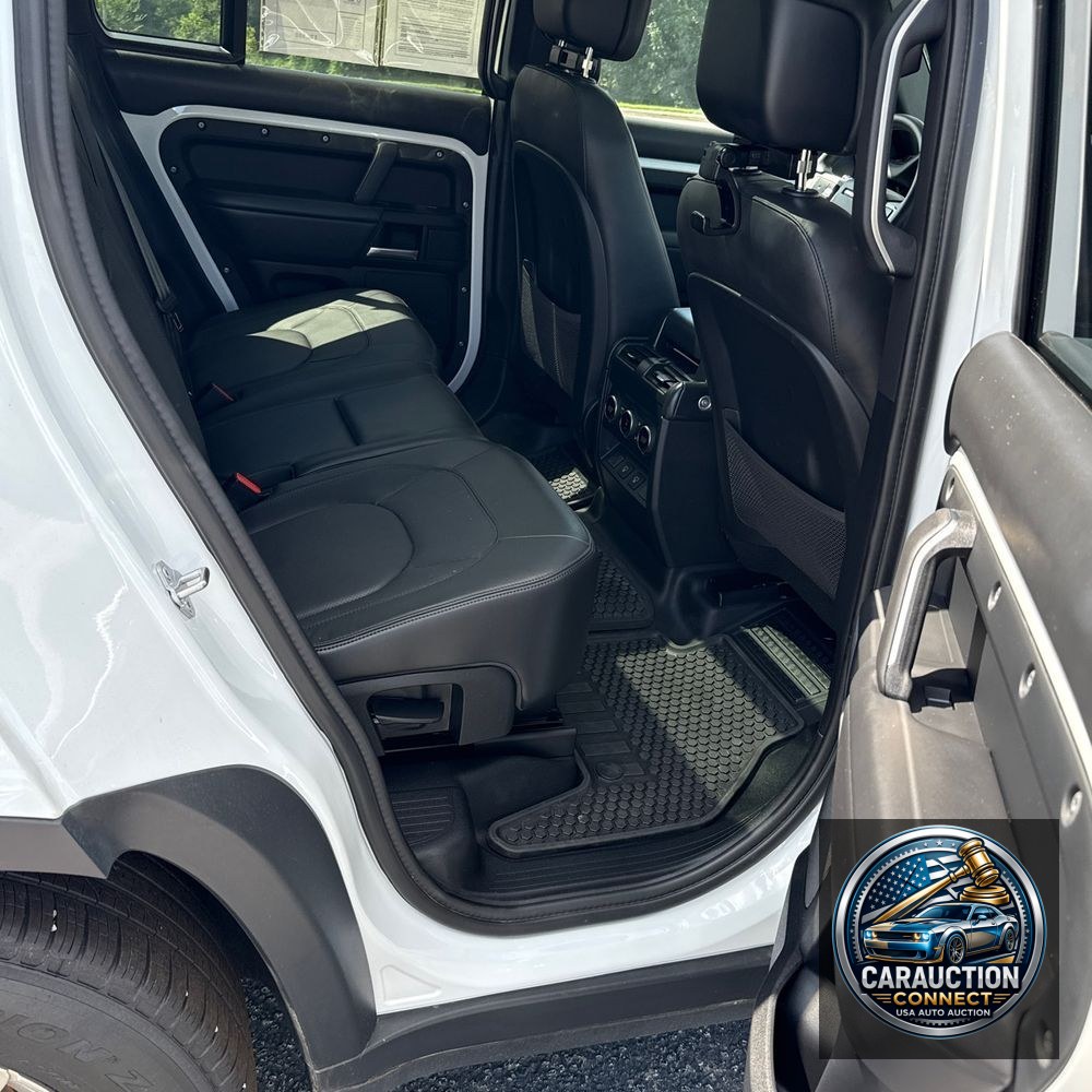2025 Land Rover Defender 130 S P300