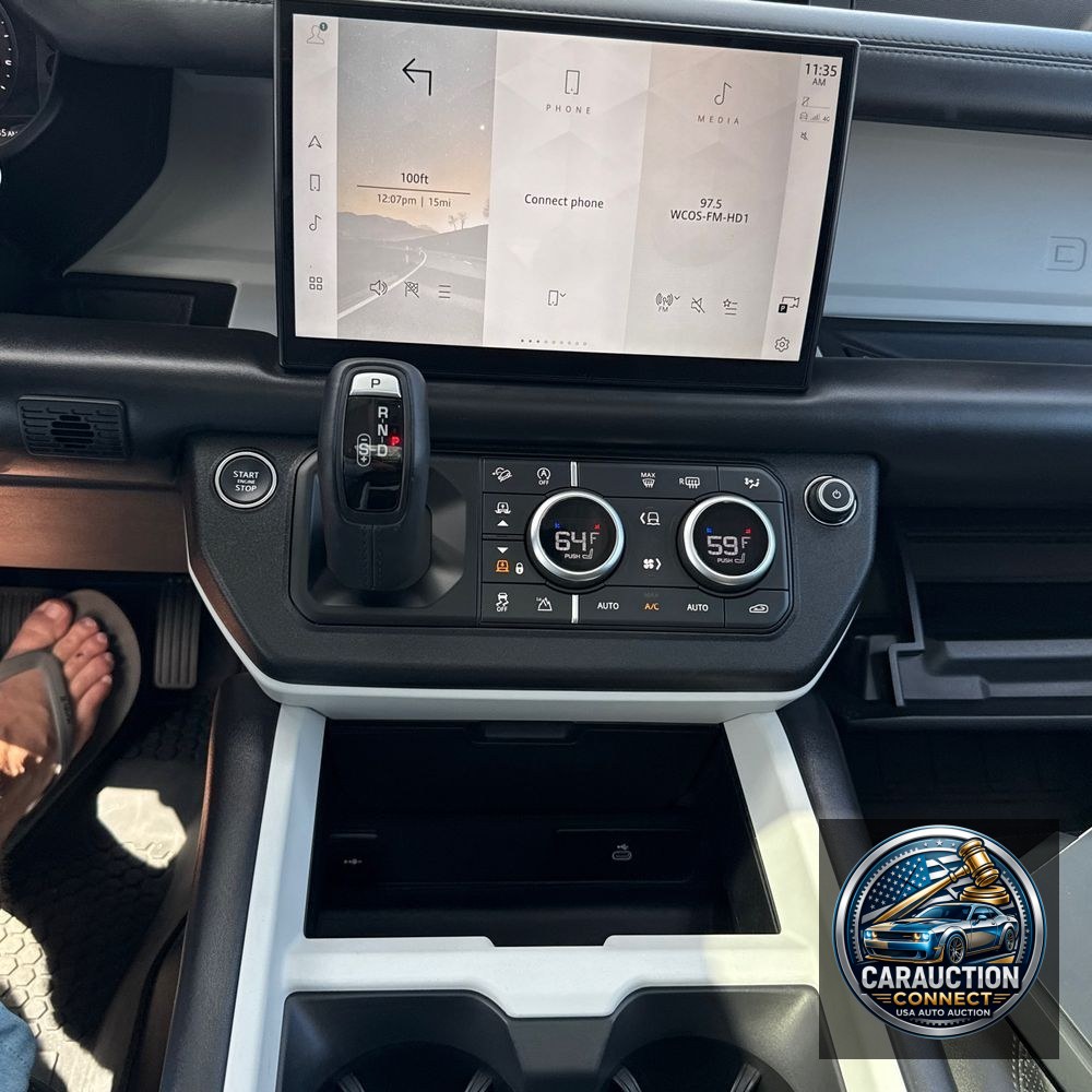 2025 Land Rover Defender 130 S P300