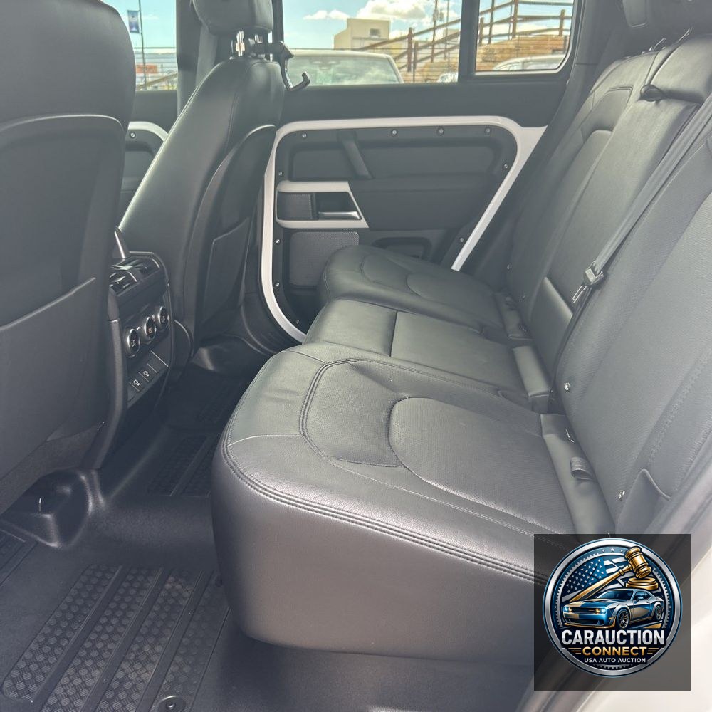 2023 Land Rover Defender 110 SE