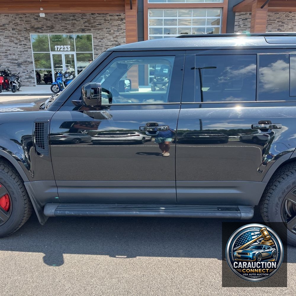 2022 Land Rover Defender 110 SE