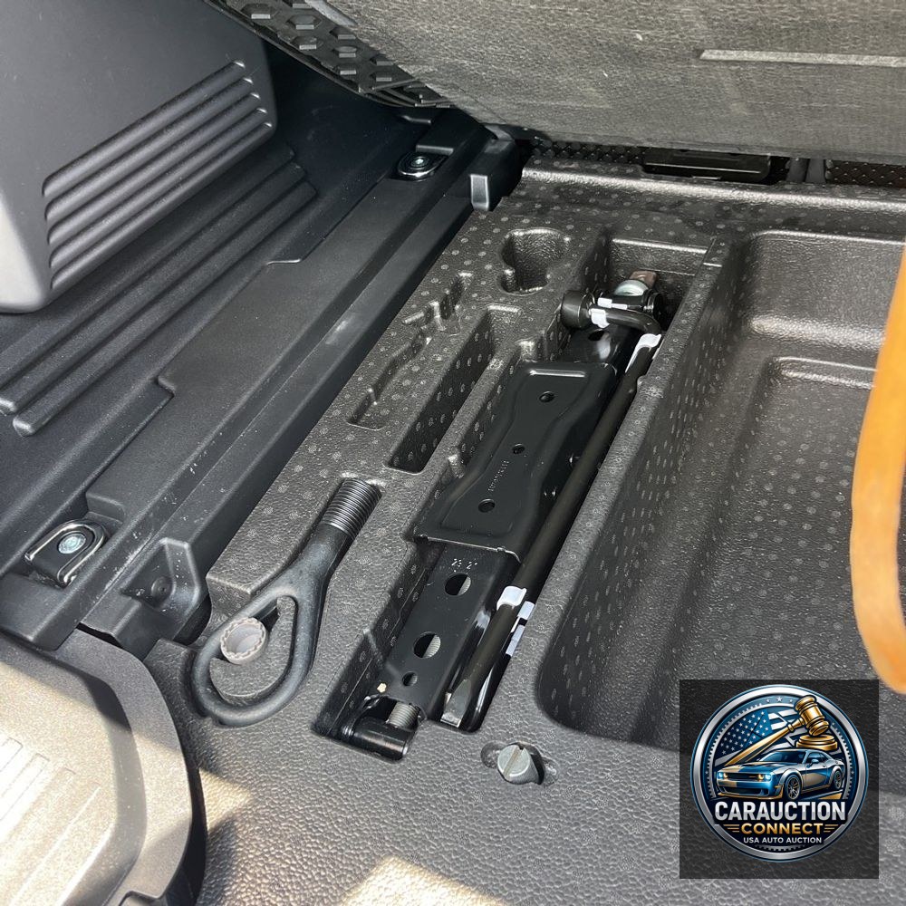 2022 Land Rover Defender 110 SE