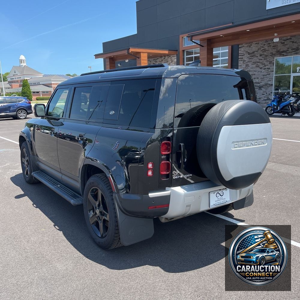 2022 Land Rover Defender 110 SE