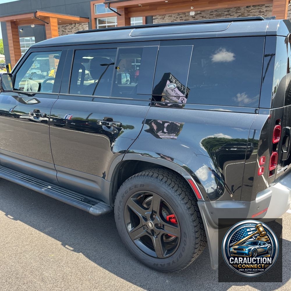 2022 Land Rover Defender 110 SE
