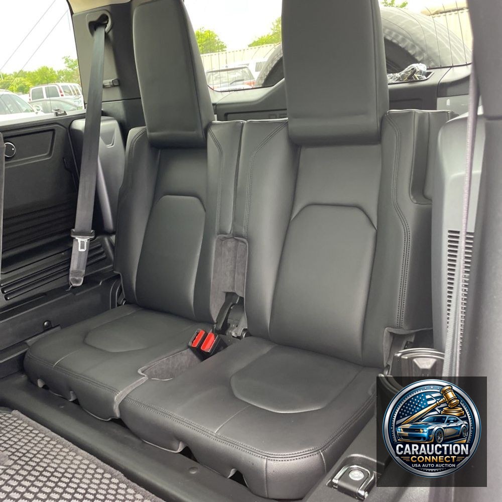 2021 Land Rover Defender 110 SE