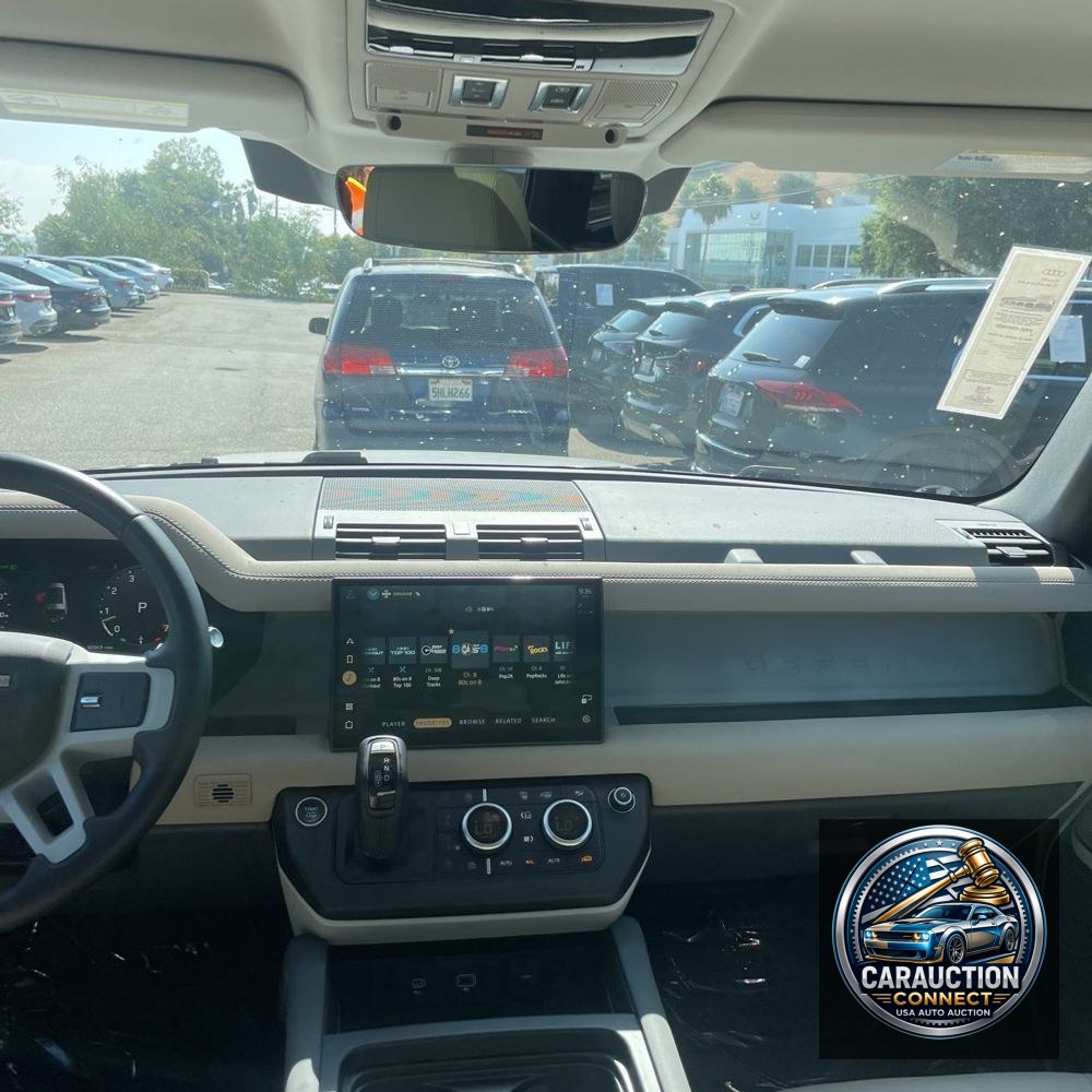 2023 Land Rover Defender 130 SE