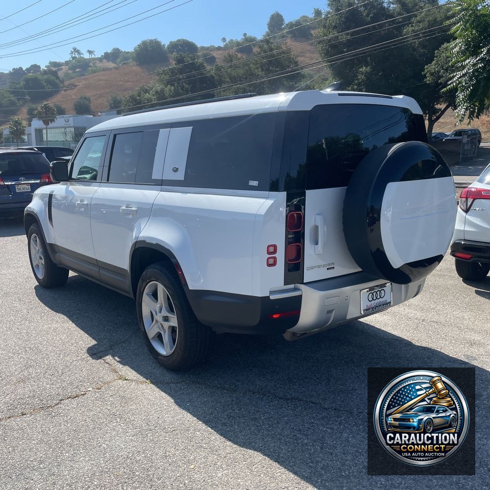 2023 Land Rover Defender 130 SE