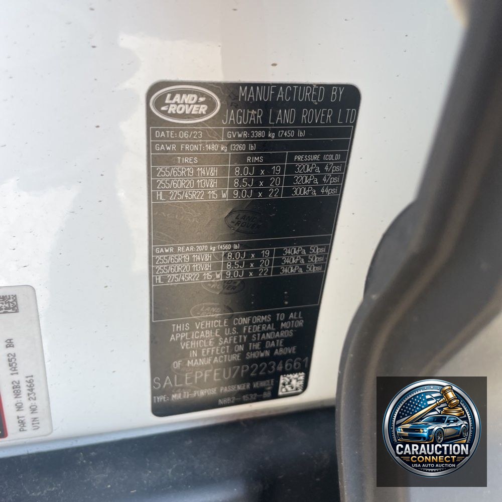 2023 Land Rover Defender 130 SE