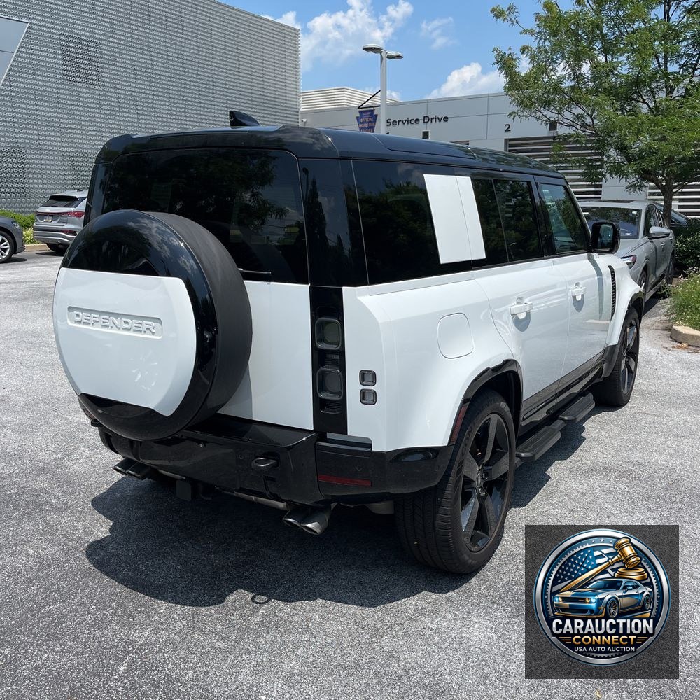 2025 Land Rover Defender 110 V8 P525