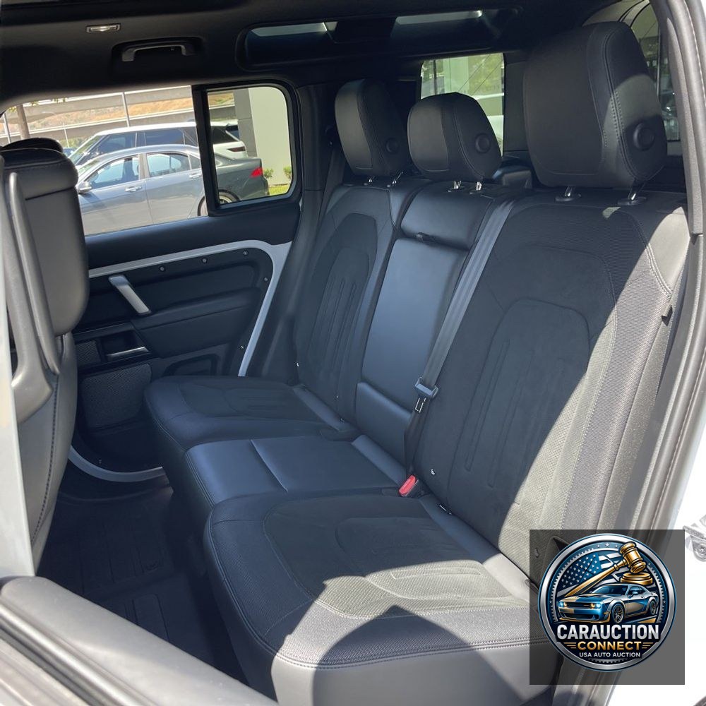 2023 Land Rover Defender 110 V8