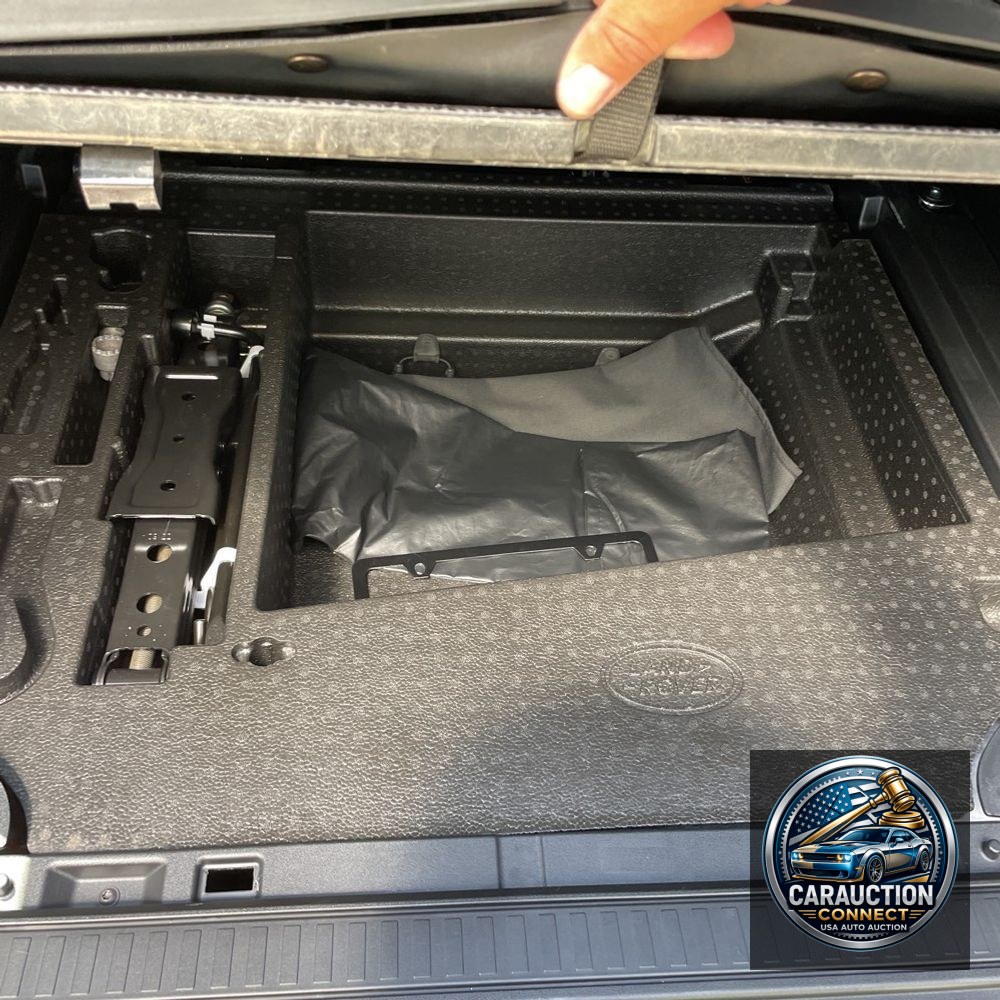 2023 Land Rover Defender 110 V8