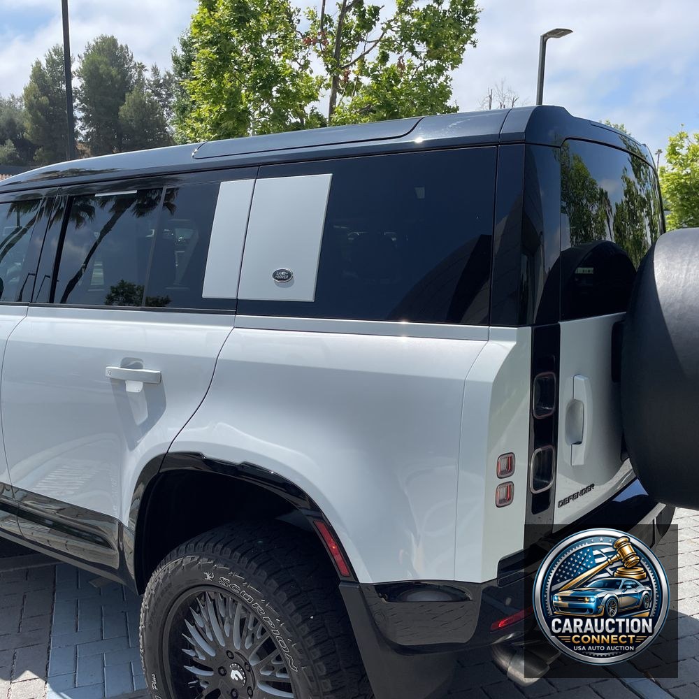2023 Land Rover Defender 110 V8