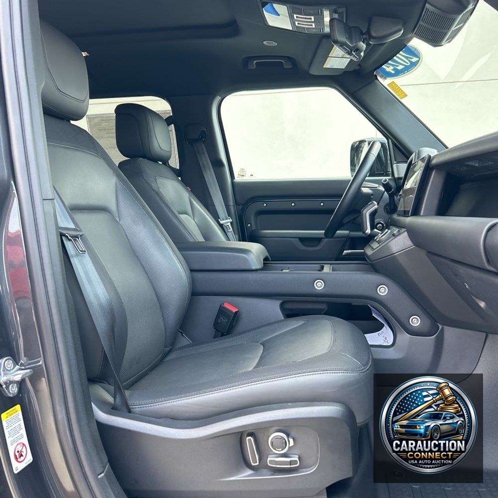 2024 Land Rover Defender 130 P400 Outbound