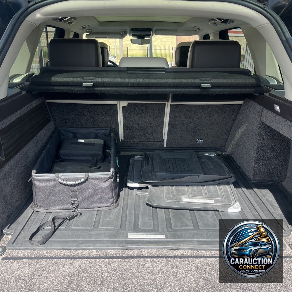 2022 Land Rover Range Rover P525 HSE Westminster Edition