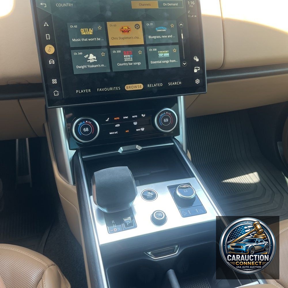 2023 Land Rover Range Rover P530 SE
