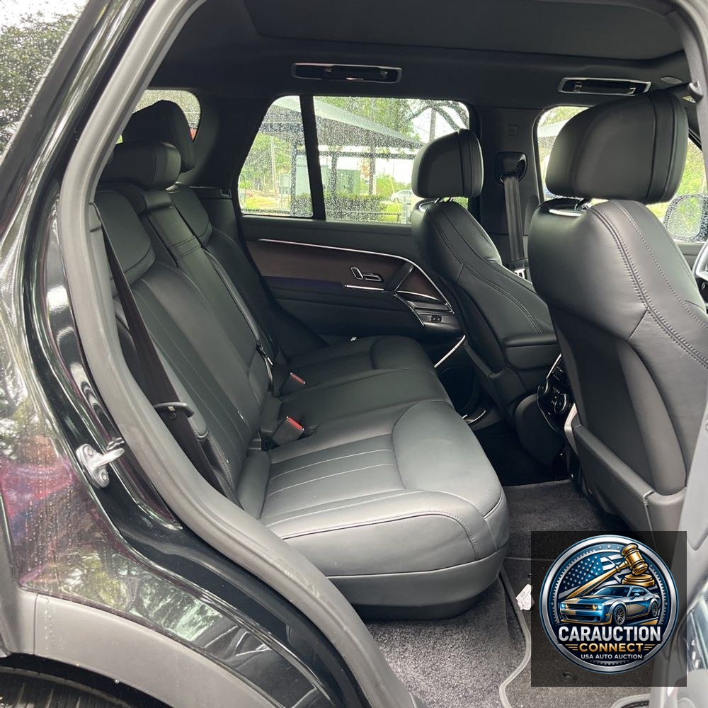 2023 Land Rover Range Rover P530 SE