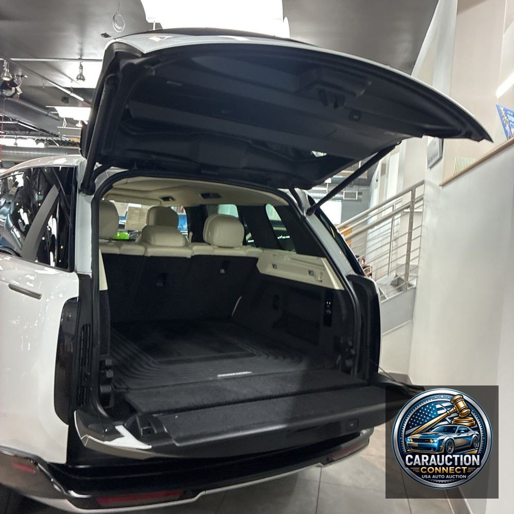2023 Land Rover Range Rover P530 SE