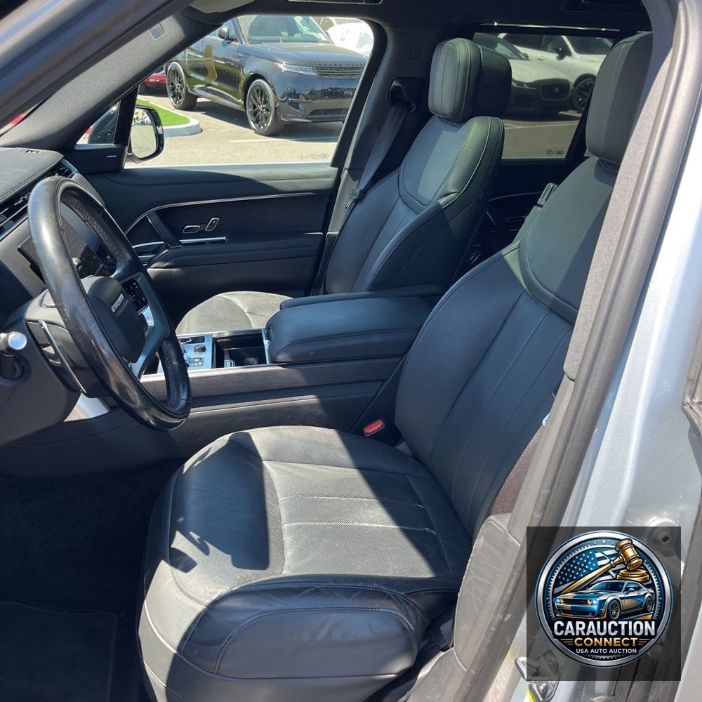 2023 Land Rover Range Rover SE