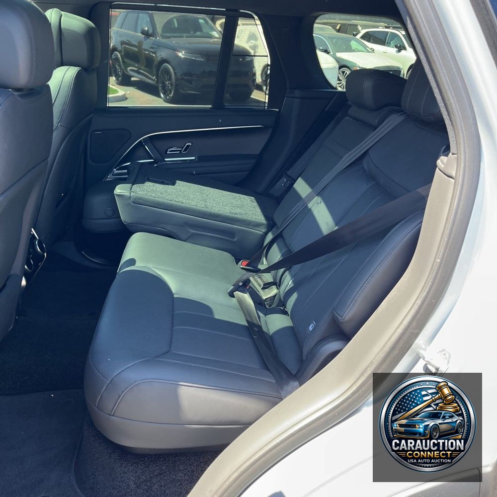 2023 Land Rover Range Rover SE