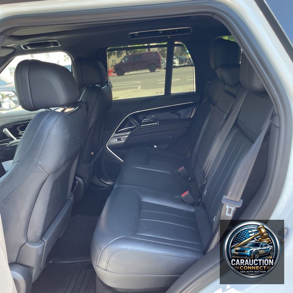 2023 Land Rover Range Rover P530 SE