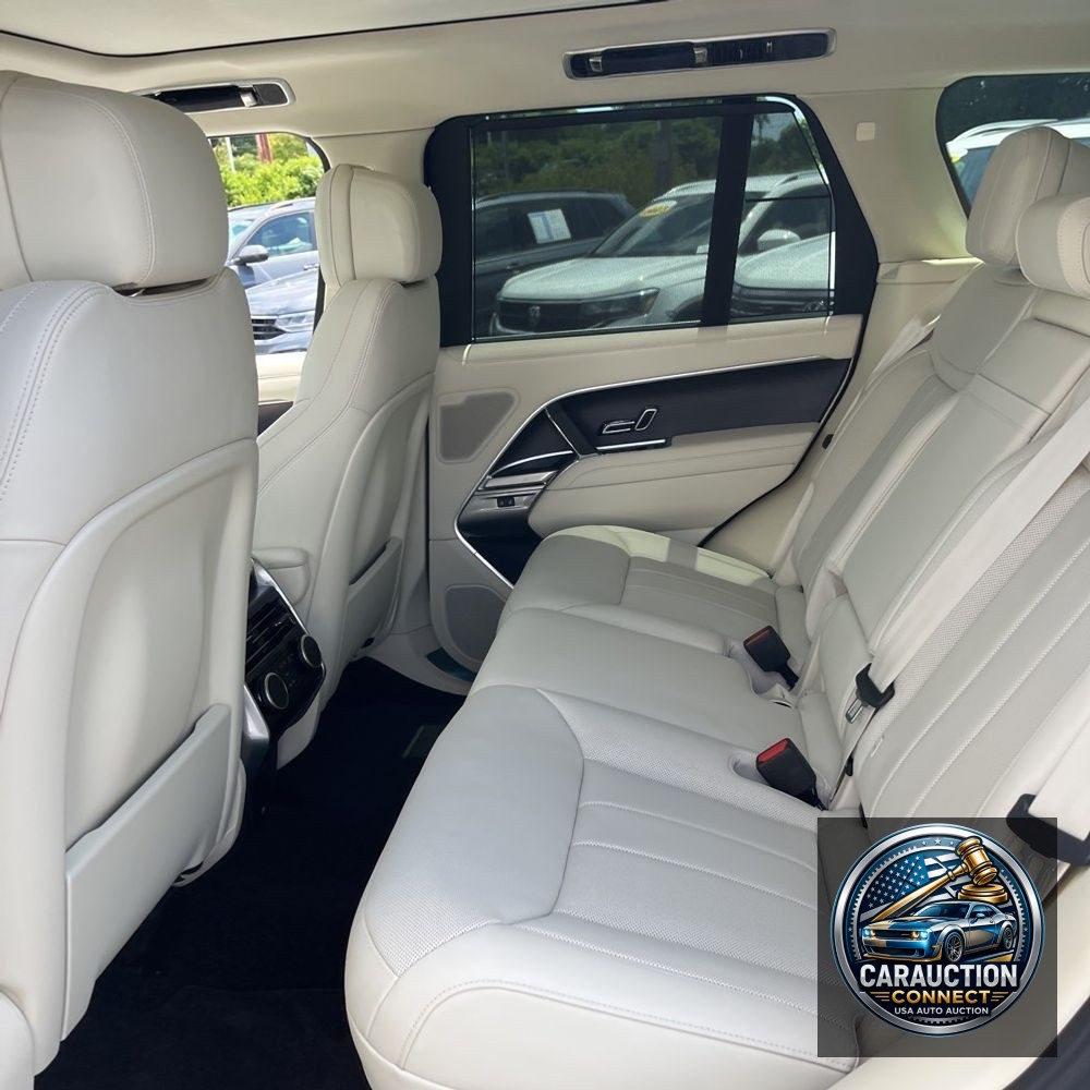 2024 Land Rover Range Rover P530 SE