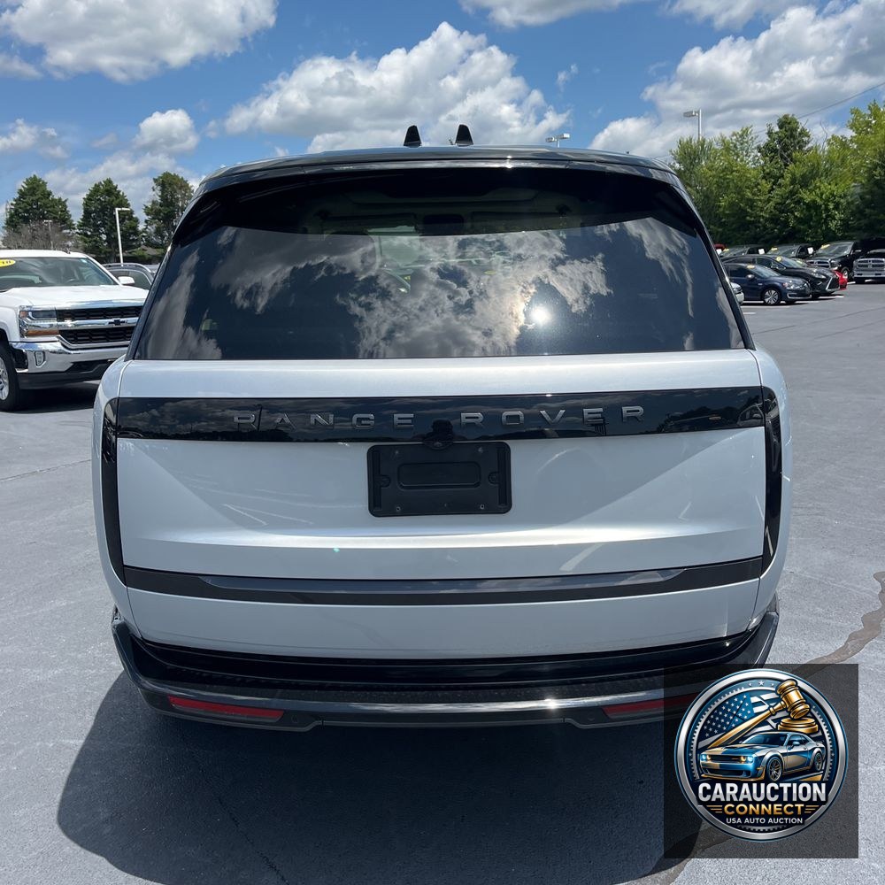 2024 Land Rover Range Rover P530 SE