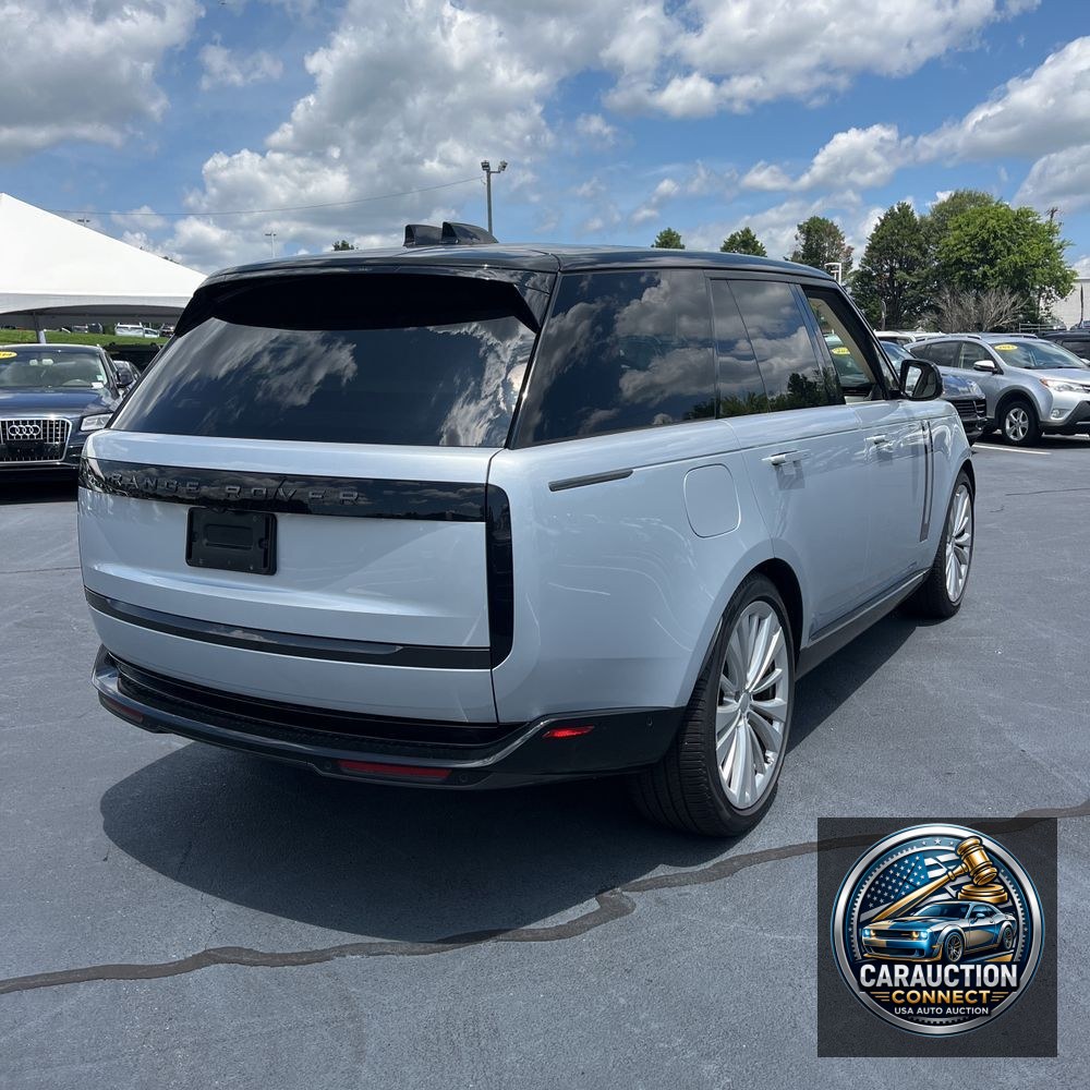 2024 Land Rover Range Rover P530 SE