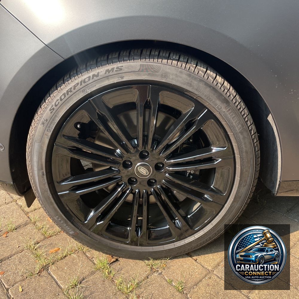 2025 Land Rover Range Rover SE P530