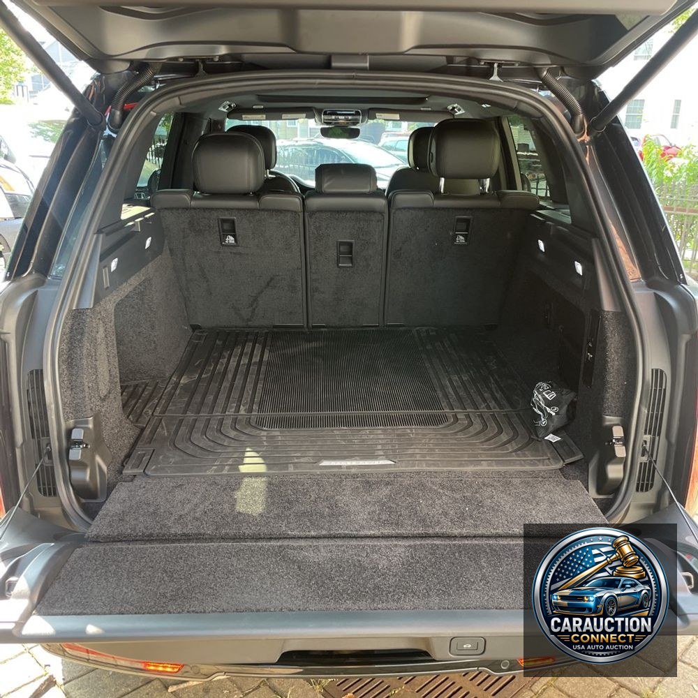 2025 Land Rover Range Rover SE P530