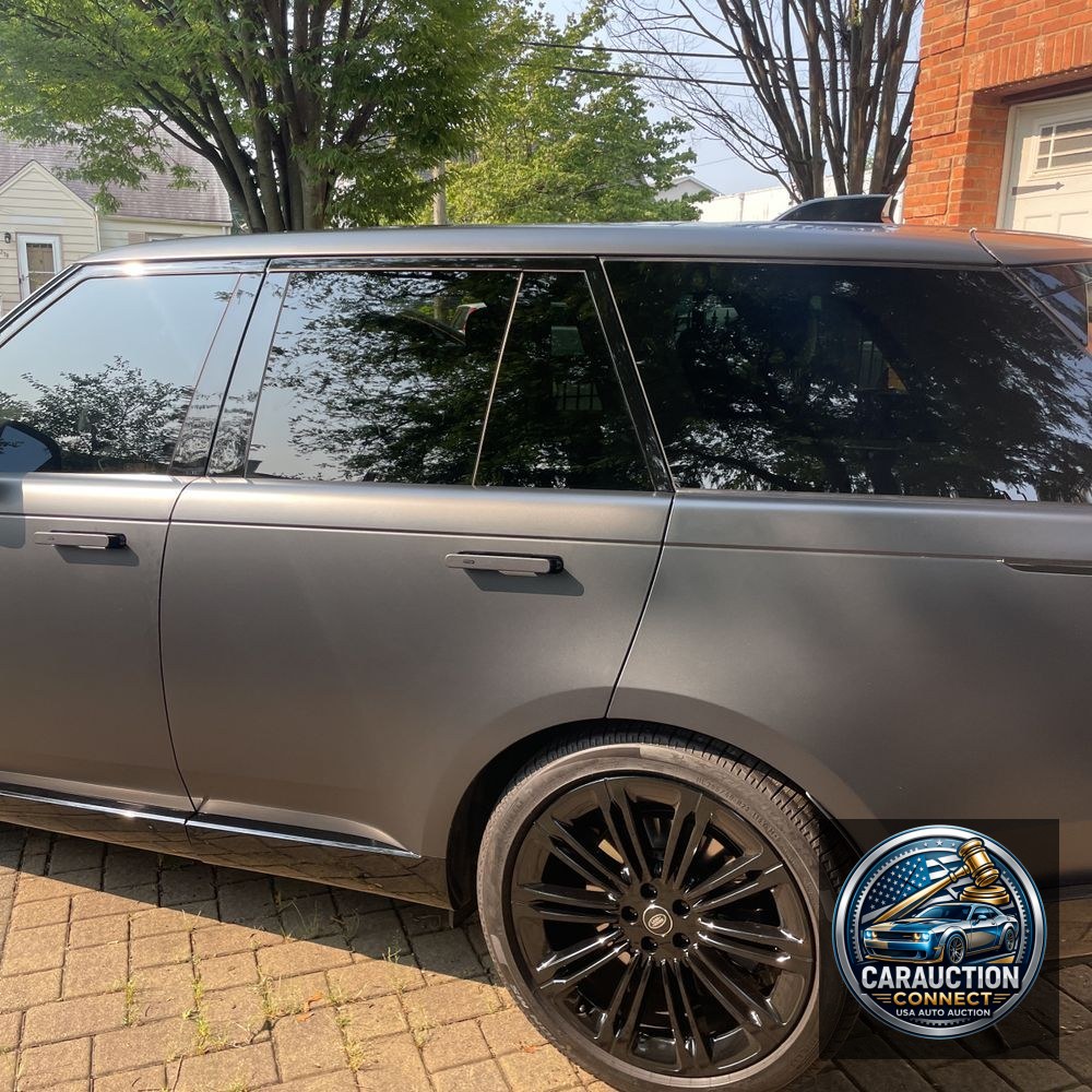 2025 Land Rover Range Rover SE P530