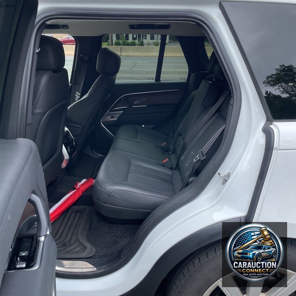 2023 Land Rover Range Rover SE
