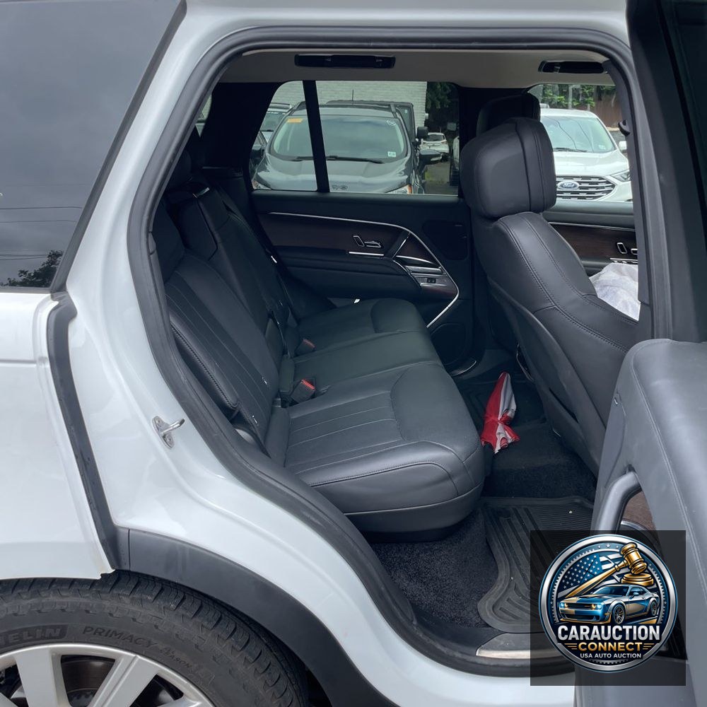 2023 Land Rover Range Rover SE