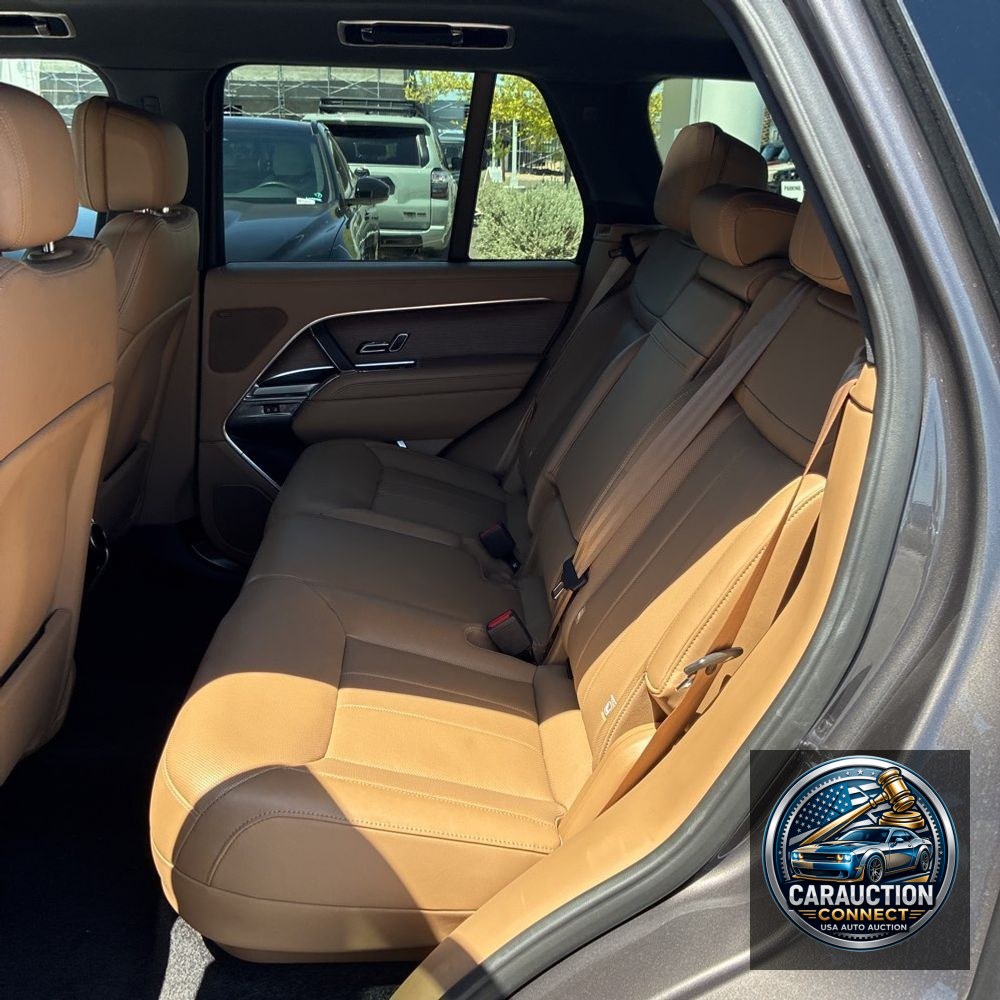 2024 Land Rover Range Rover SE P400