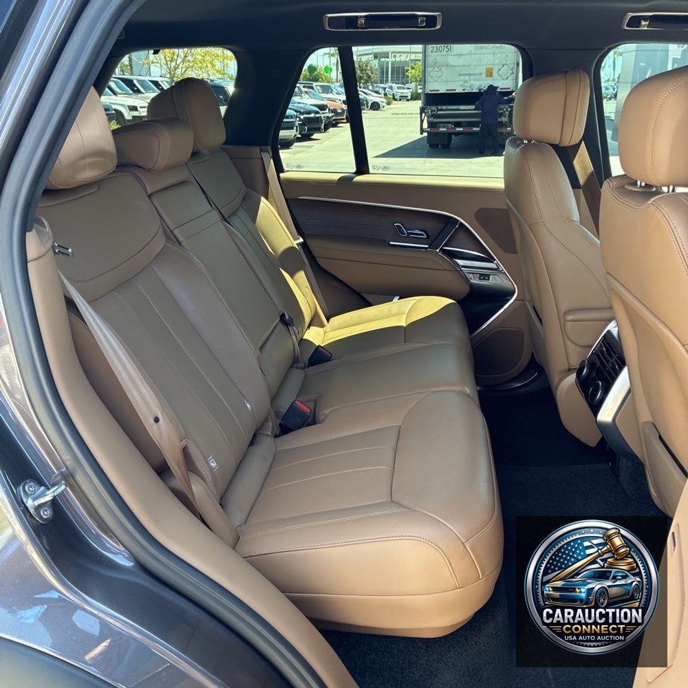 2024 Land Rover Range Rover SE P400