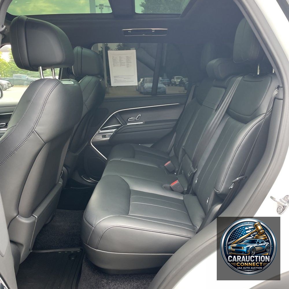 2025 Land Rover Range Rover P400 SE