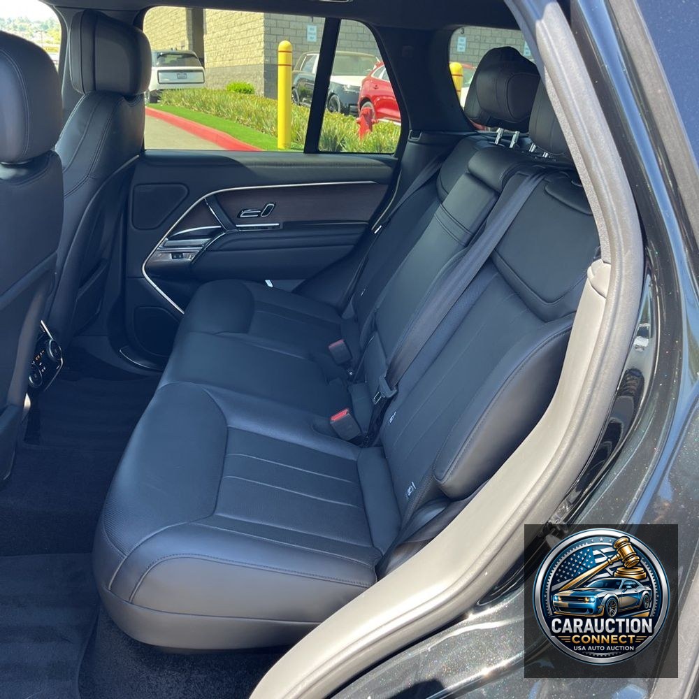 2023 Land Rover Range Rover SE