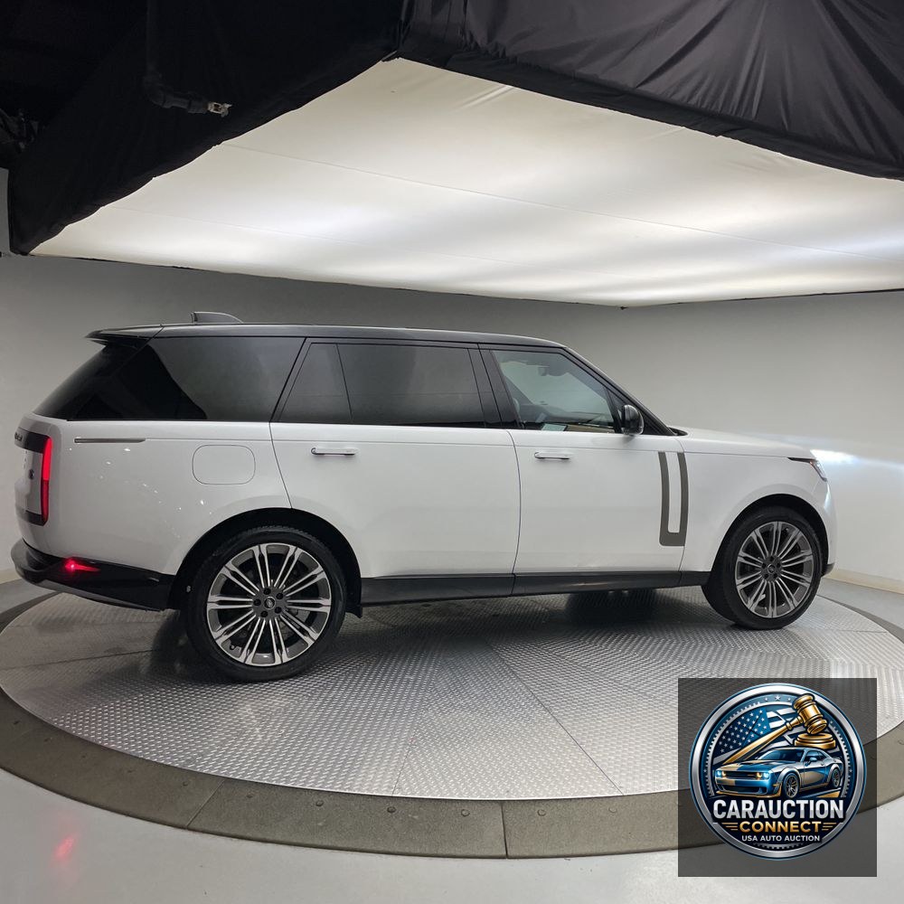 2023 Land Rover Range Rover P400 SE LWB