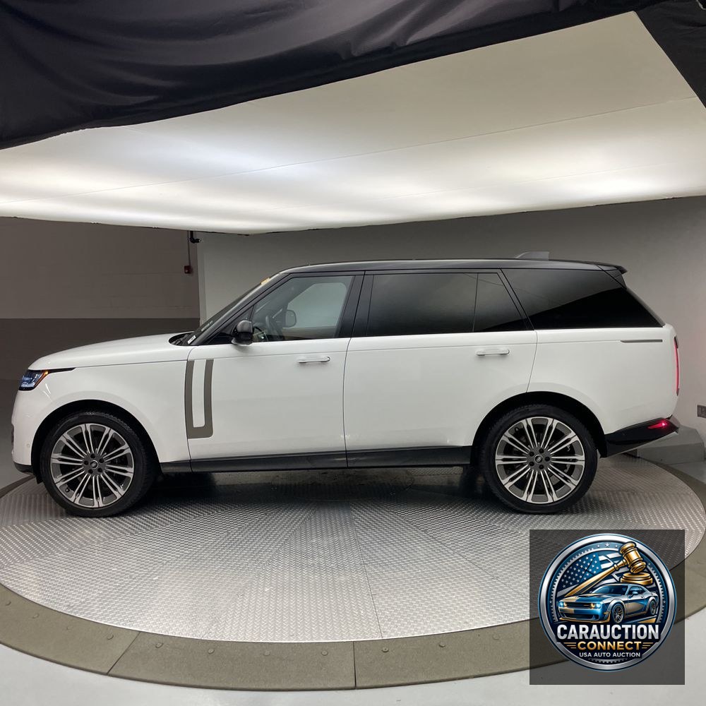 2023 Land Rover Range Rover P400 SE LWB