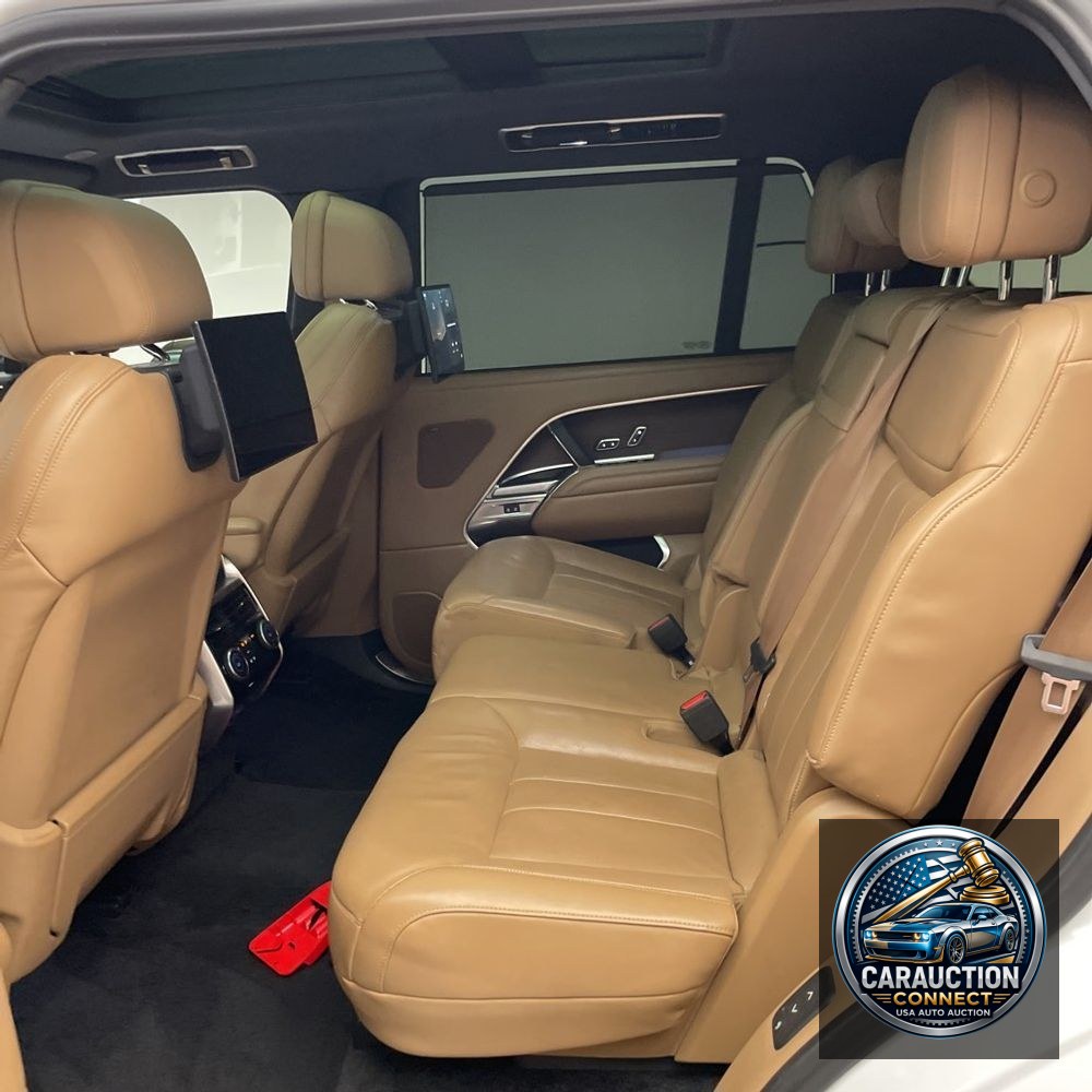 2023 Land Rover Range Rover P400 SE LWB